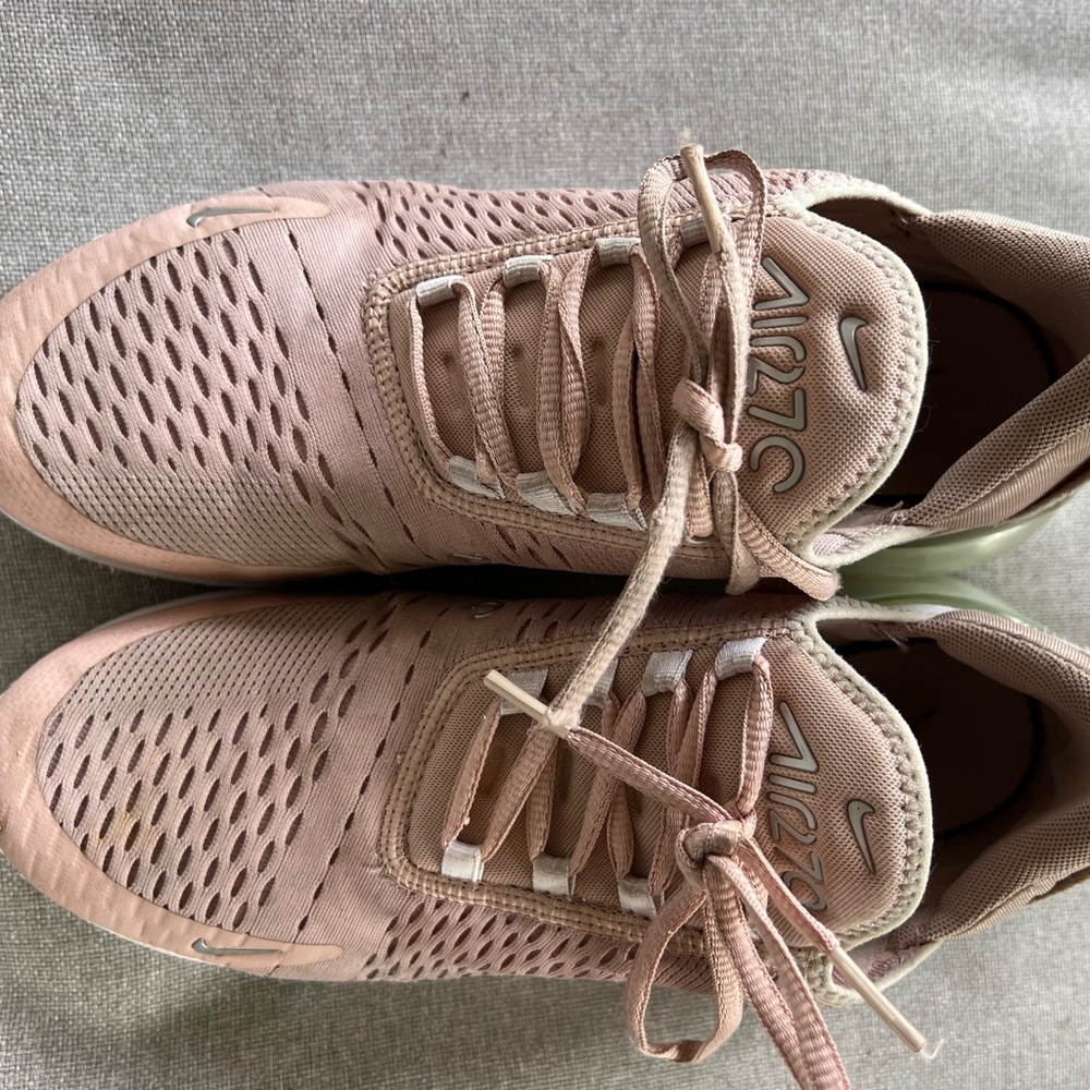 Nike Air Max 270 Womens Size 10.5 Pink Sneakers